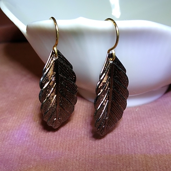 Handmade Delicate Mini Vintage Leaf Earrings Bronze Brass Leaves Botanical New - Picture 4 of 10